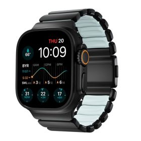 Nomad Stratos Titanium Apple Watch Armband 44mm / 45mm / 46mm / 49mm Black / Icy Blue Glow